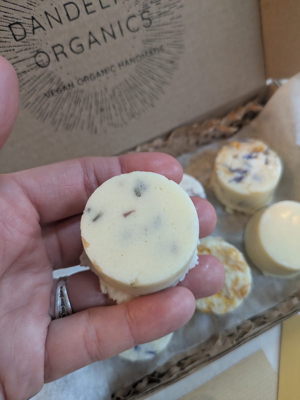 Moisturing Bath Truffles x4 image 4